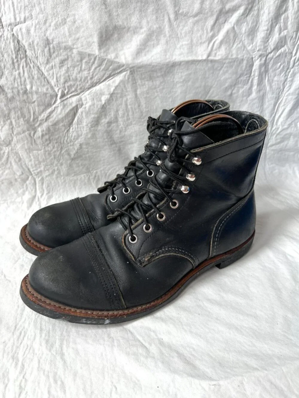 Red Wing boots Iron Ranger 8114 US mens 9.5 black leather cap toe cork sole